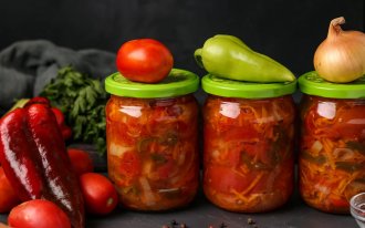 Заготовки из кабачков, огурцов и помидоров на зиму: рецепты консервирования салатов